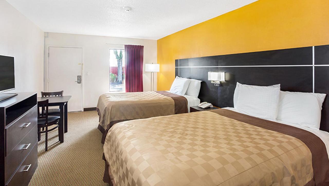 Magnuson Hotel Μπράντεντον Εξωτερικό φωτογραφία